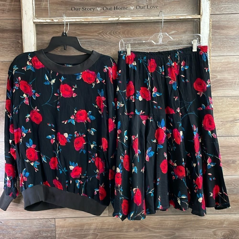 Vintage Women’s 2 Piece Skirt Set Floral Boho Cottagecore Retro Black & Red